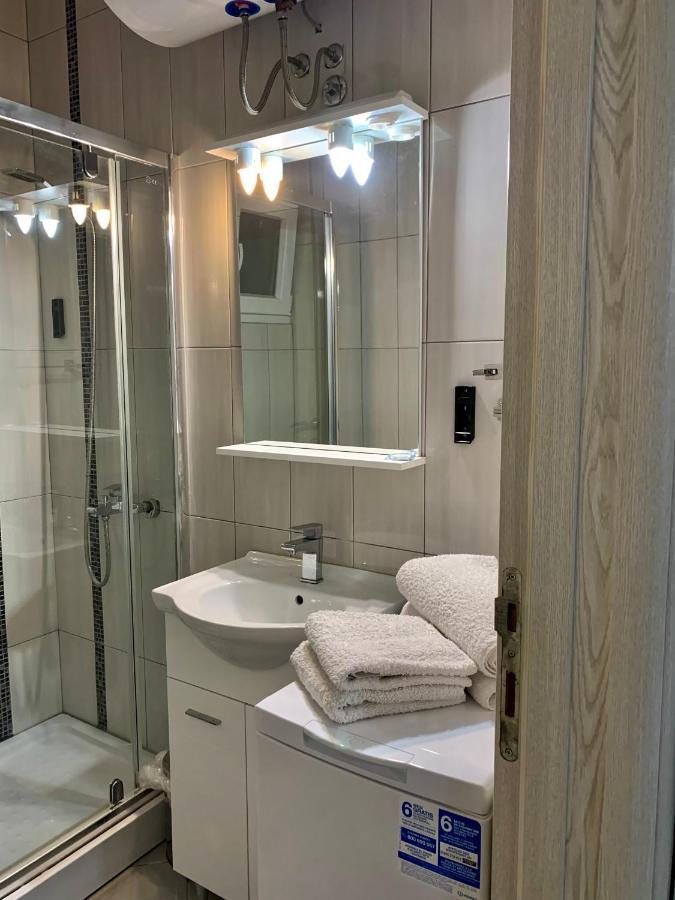 Apartments Mm Свети Стефан Екстериор снимка